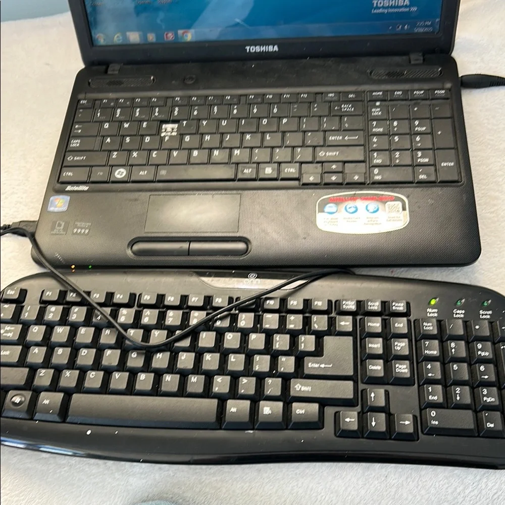 Toshiba Black Laptop with Keyboard